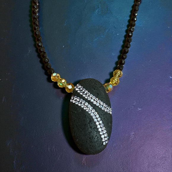 Chic Black and Gold Crystal Necklace with Crystal Detailing Centerpiece - Picture 1 of 3